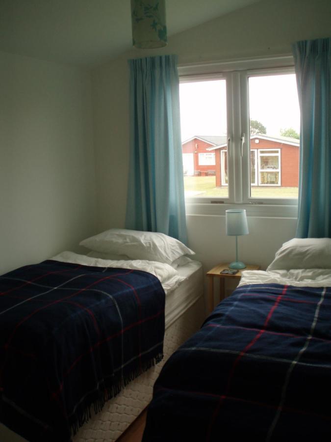 Chalets & Lodges At Atlantic Bays Holiday Park Padstow Extérieur photo