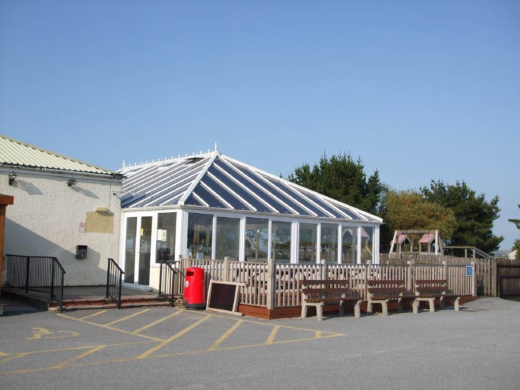 Chalets & Lodges At Atlantic Bays Holiday Park Padstow Extérieur photo