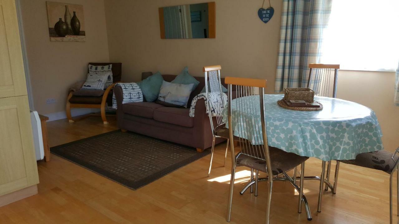 Chalets & Lodges At Atlantic Bays Holiday Park Padstow Extérieur photo